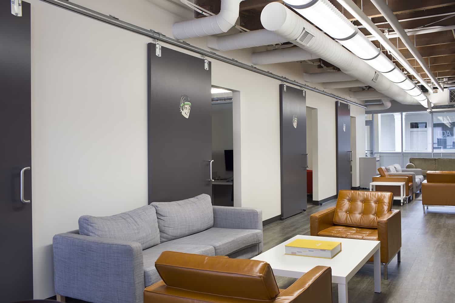 Bellhops-Chattanoga-Office-Space-Design-By-HK-Archiect