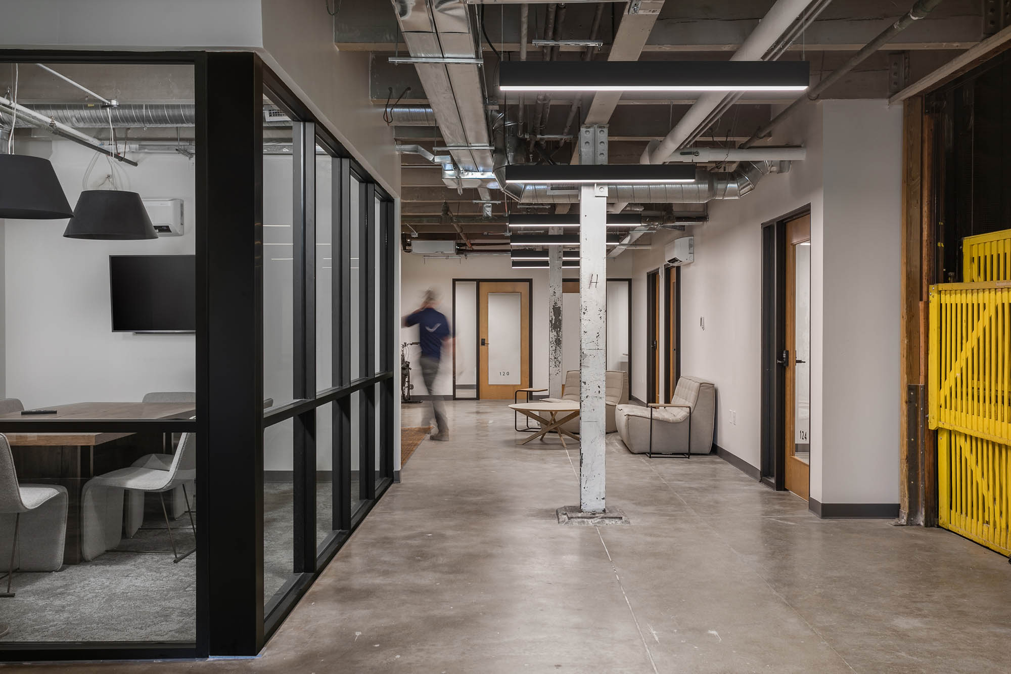 Society-of-Work_Downstairs-Conference-Room_HK-Architects_by-161-Photography