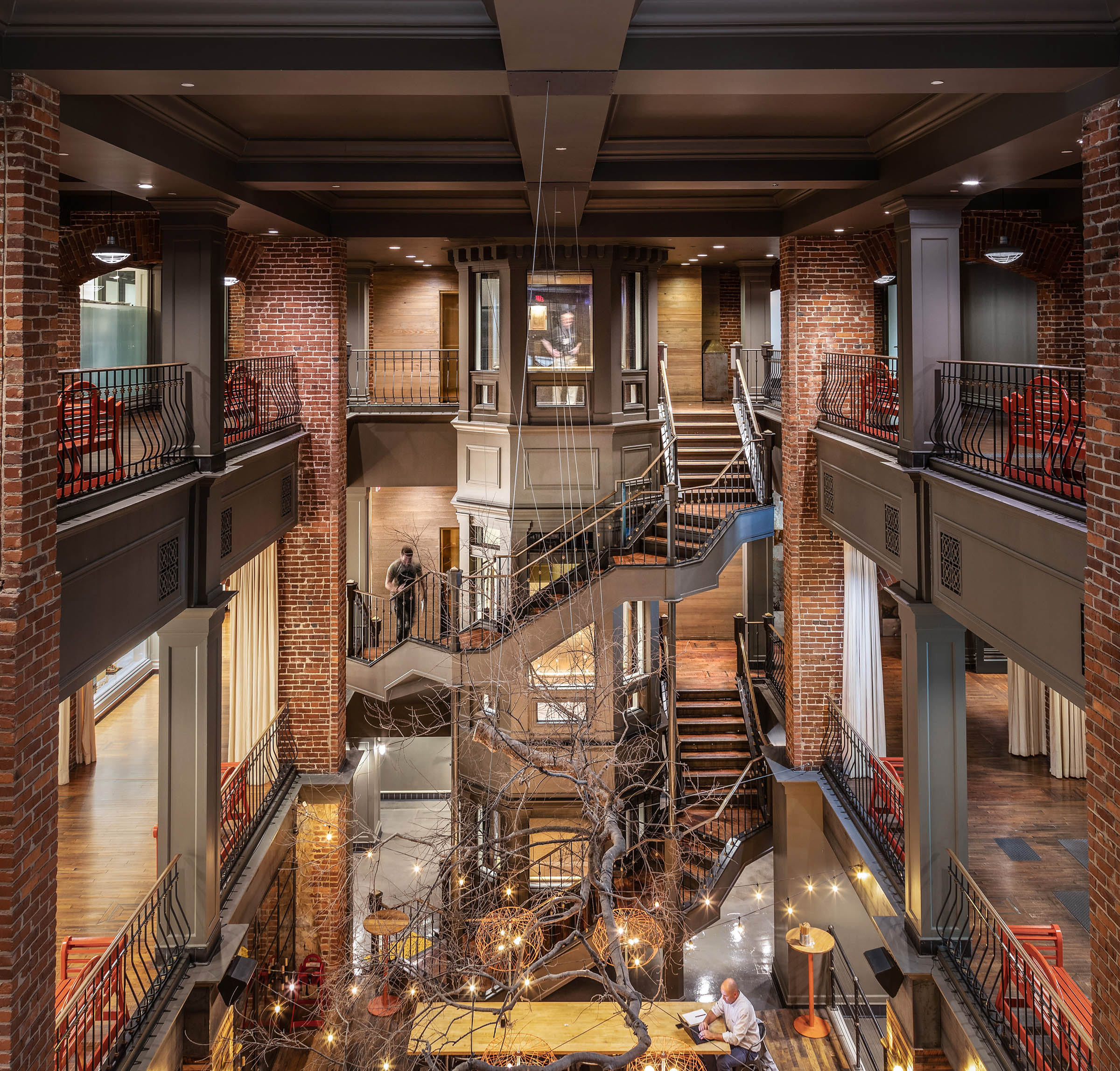 Warehouse-Row_Interior_Spiral-Stairs_HK_by-161-Photography